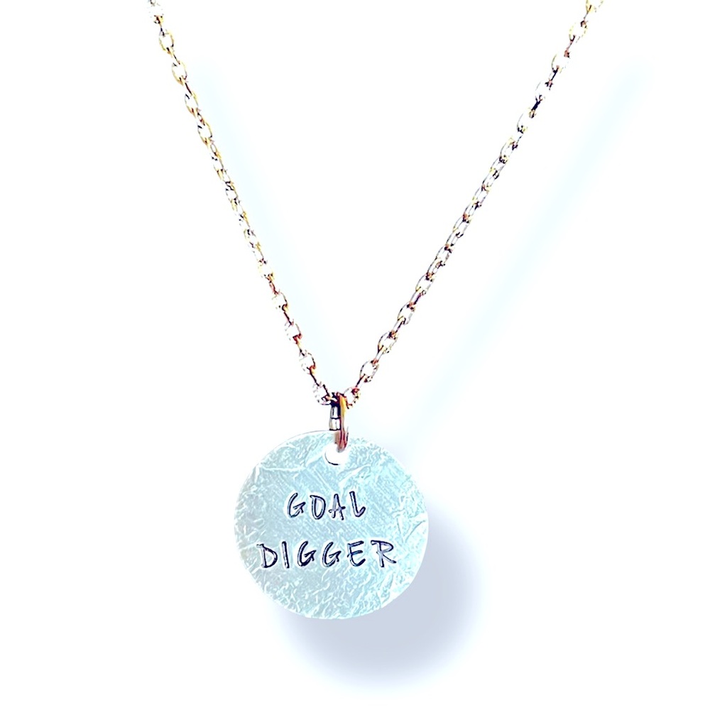𝐒𝐈𝐋𝐕𝐄𝐑 𝐓𝐎𝐍𝐄 'Goal Digger' Pendant Necklace